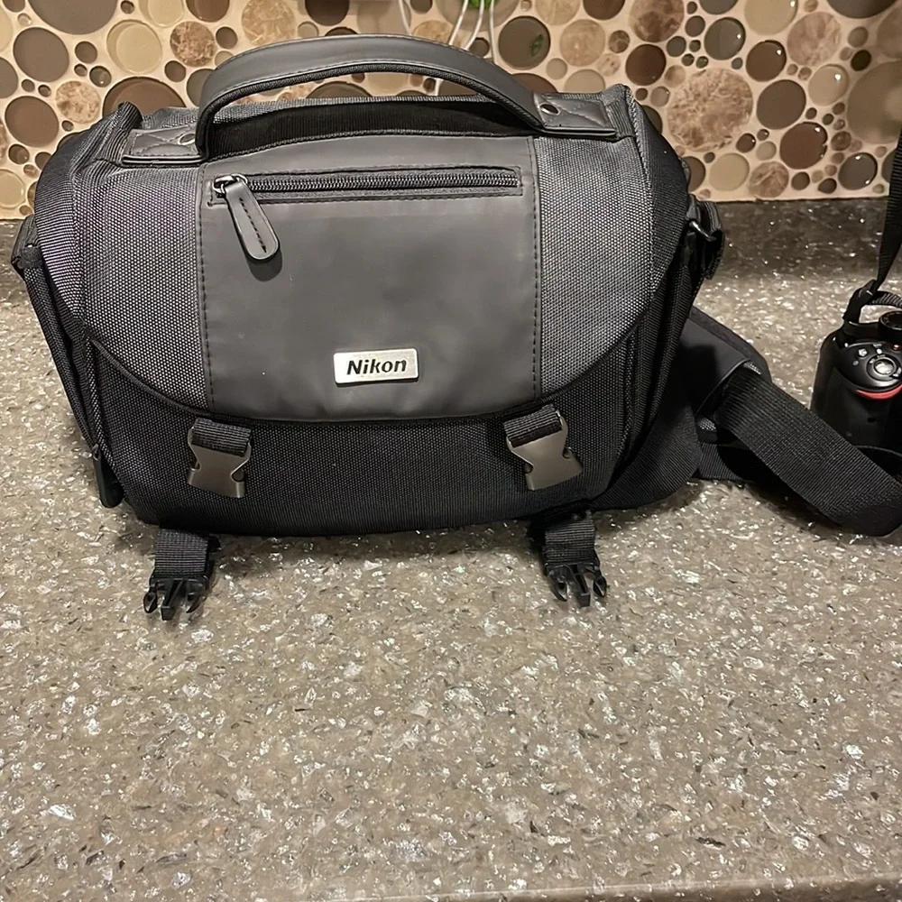 Nikon camera D3200 with extra lens